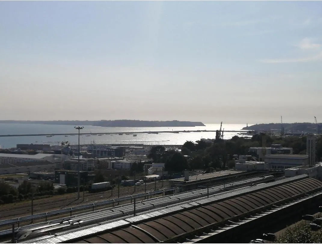 Magnifique Appartement Dernier Etage Avec Terrasse En Centre Ville, Vue Mer Panoramique Brest